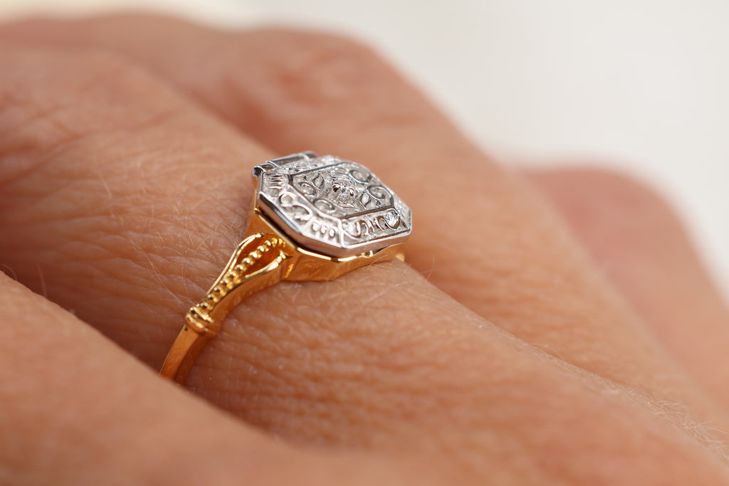 Locket Cremation Ring, Ashes Keepsake Ring