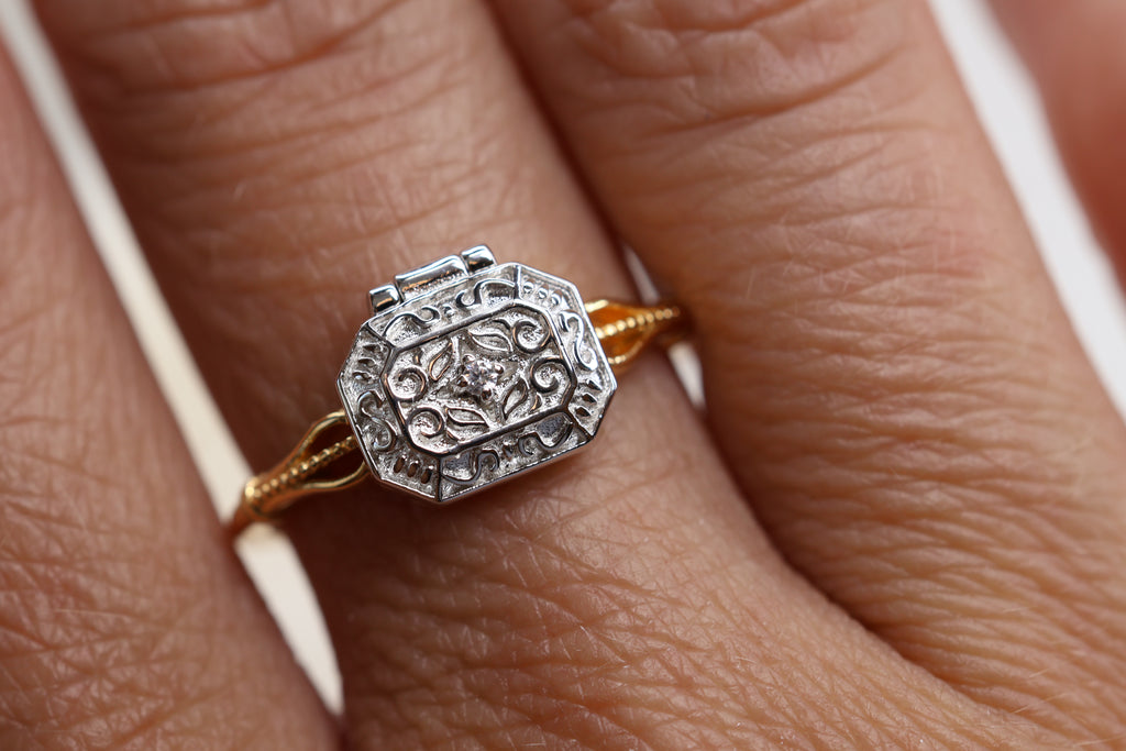 Locket Cremation Ring, Ashes Keepsake Ring