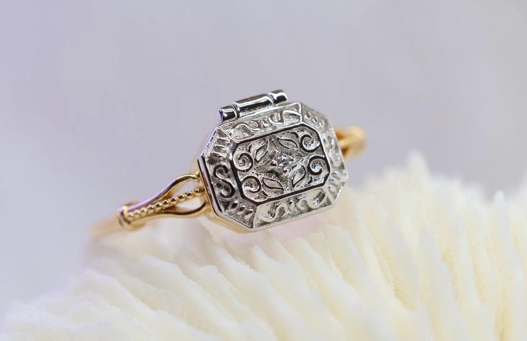 Locket Cremation Ring, Ashes Keepsake Ring